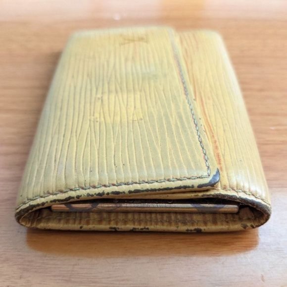 Louis Vuitton Epi Key Holder/Wallet #455💥PRICE DROP💥 - Picture 3 of 6